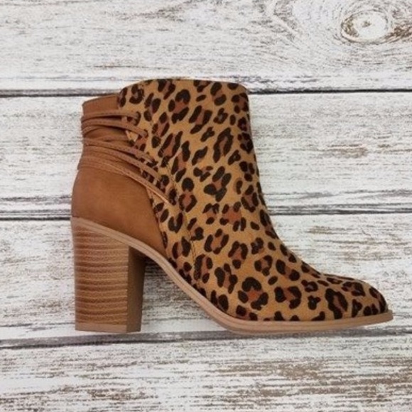 New Hostess Pick Very Violative Leopard Booties - Picture 2 of 7